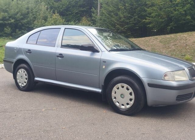 Синий Шкода Октавия, объемом двигателя 1.6 л и пробегом 215 тыс. км за 3550 $, фото 6 на Automoto.ua