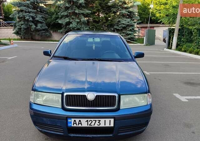 Синий Шкода Октавия, объемом двигателя 1.6 л и пробегом 358 тыс. км за 3500 $, фото 1 на Automoto.ua