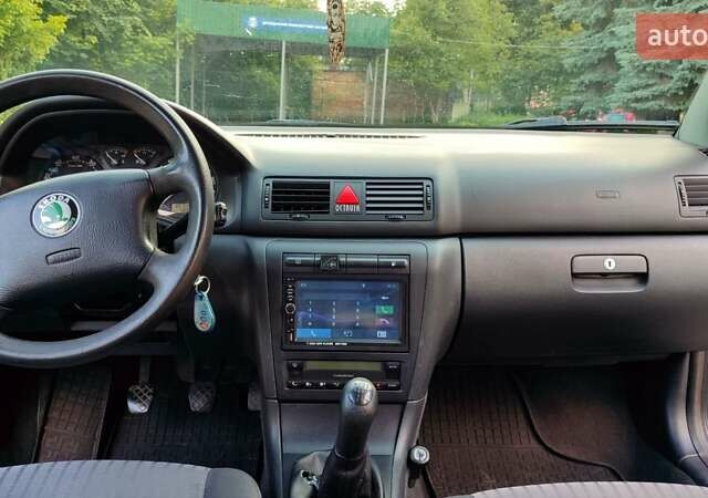 Синий Шкода Октавия, объемом двигателя 1.6 л и пробегом 358 тыс. км за 3500 $, фото 7 на Automoto.ua