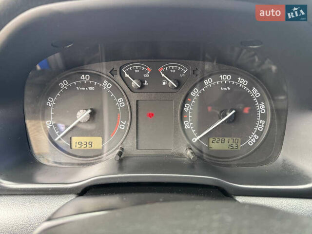 Синий Шкода Октавия, объемом двигателя 1.6 л и пробегом 228 тыс. км за 4200 $, фото 11 на Automoto.ua