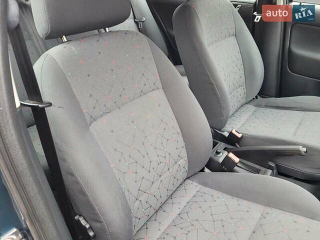 Синий Шкода Октавия, объемом двигателя 1.6 л и пробегом 150 тыс. км за 4899 $, фото 44 на Automoto.ua