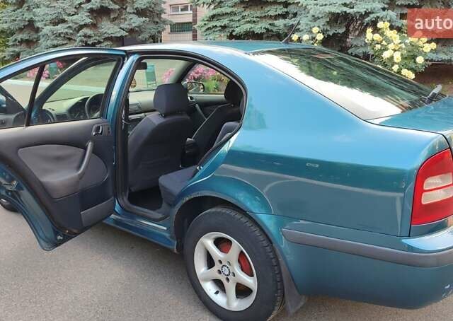 Синий Шкода Октавия, объемом двигателя 1.6 л и пробегом 358 тыс. км за 3500 $, фото 13 на Automoto.ua