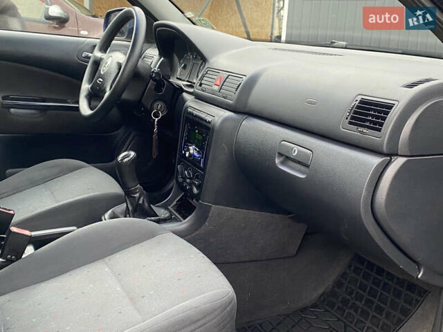 Синій Шкода Октавія, об'ємом двигуна 1.6 л та пробігом 240 тис. км за 4800 $, фото 15 на Automoto.ua