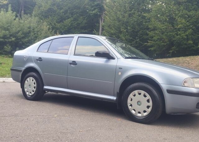 Синий Шкода Октавия, объемом двигателя 1.6 л и пробегом 215 тыс. км за 3550 $, фото 7 на Automoto.ua