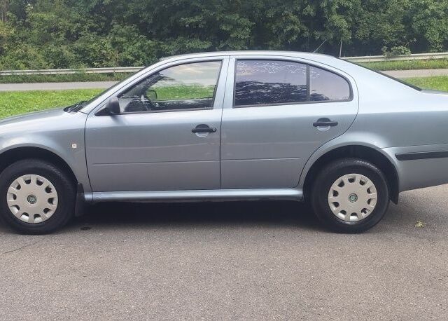 Синий Шкода Октавия, объемом двигателя 1.6 л и пробегом 215 тыс. км за 3550 $, фото 4 на Automoto.ua