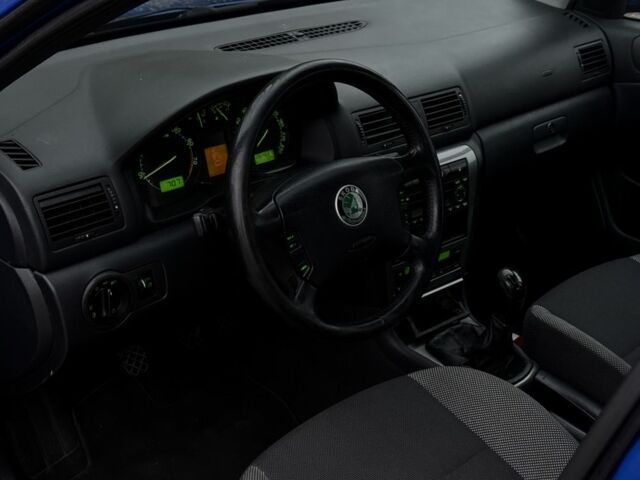 Синий Шкода Октавия, объемом двигателя 1.8 л и пробегом 263 тыс. км за 4999 $, фото 7 на Automoto.ua