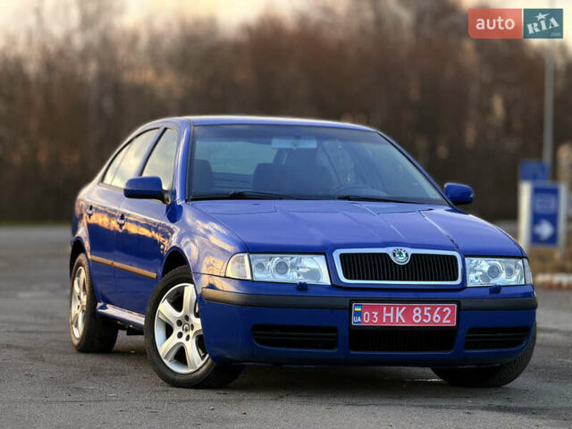 Синий Шкода Октавия, объемом двигателя 1.8 л и пробегом 265 тыс. км за 5600 $, фото 1 на Automoto.ua