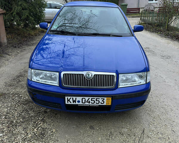 Синий Шкода Октавия, объемом двигателя 1.6 л и пробегом 141 тыс. км за 5000 $, фото 3 на Automoto.ua