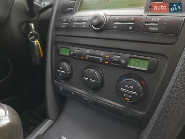 Синий Шкода Октавия, объемом двигателя 1.6 л и пробегом 211 тыс. км за 5400 $, фото 43 на Automoto.ua