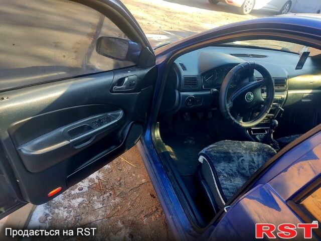 Синий Шкода Октавия, объемом двигателя 18 л и пробегом 289 тыс. км за 4500 $, фото 2 на Automoto.ua