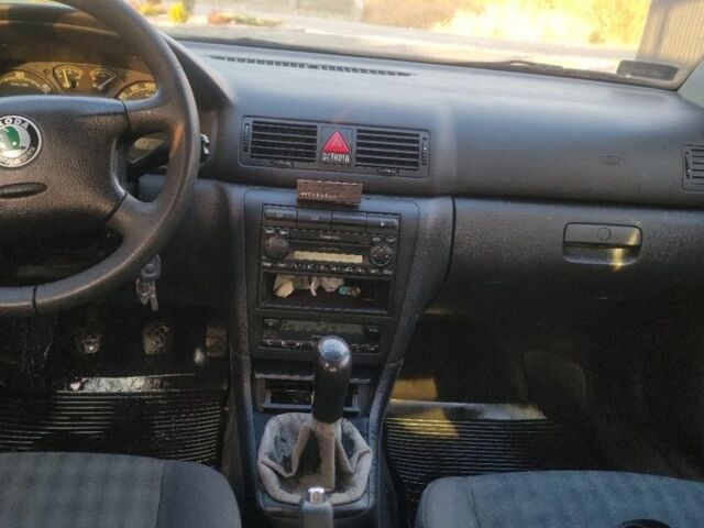 Синій Шкода Октавія, об'ємом двигуна 1.9 л та пробігом 338 тис. км за 2300 $, фото 6 на Automoto.ua