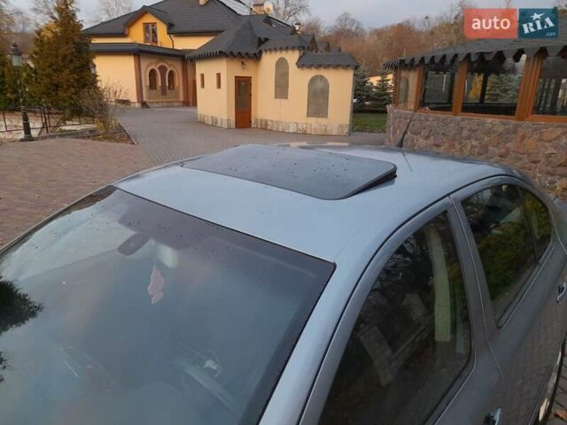 Синий Шкода Октавия, объемом двигателя 1.6 л и пробегом 211 тыс. км за 5400 $, фото 2 на Automoto.ua