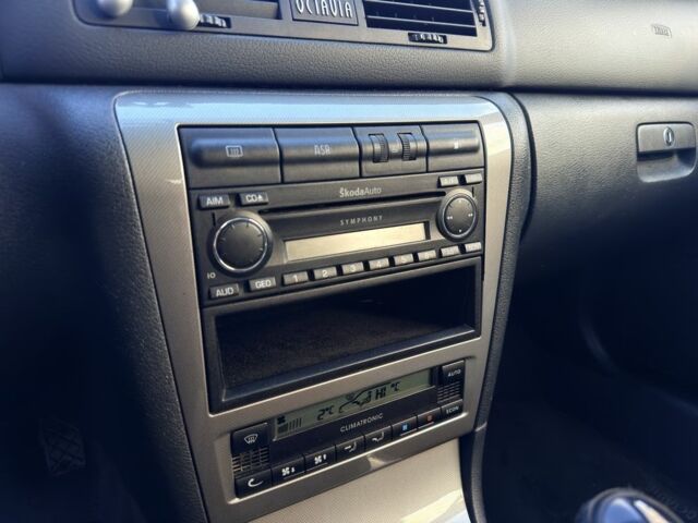 Синий Шкода Октавия, объемом двигателя 1.8 л и пробегом 265 тыс. км за 5600 $, фото 15 на Automoto.ua