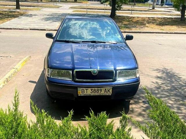 Синий Шкода Октавия, объемом двигателя 1.6 л и пробегом 200 тыс. км за 2800 $, фото 1 на Automoto.ua