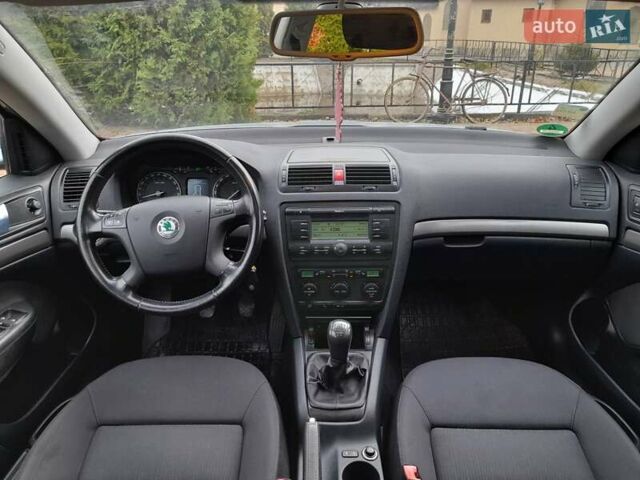 Синий Шкода Октавия, объемом двигателя 1.6 л и пробегом 211 тыс. км за 5400 $, фото 33 на Automoto.ua