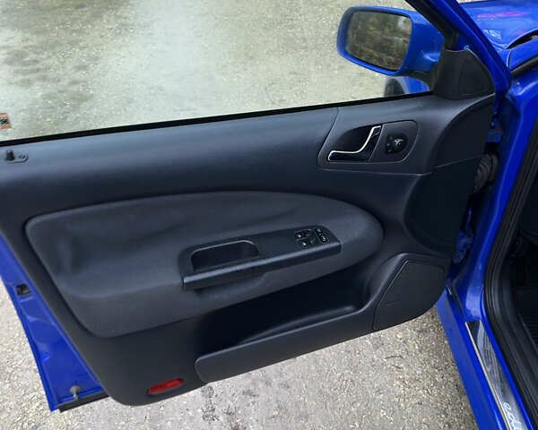 Синий Шкода Октавия, объемом двигателя 1.6 л и пробегом 141 тыс. км за 5000 $, фото 14 на Automoto.ua