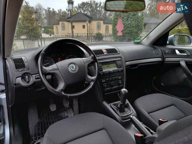 Синий Шкода Октавия, объемом двигателя 1.6 л и пробегом 211 тыс. км за 5400 $, фото 25 на Automoto.ua