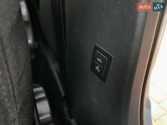 Синий Шкода Октавия, объемом двигателя 1.6 л и пробегом 211 тыс. км за 5400 $, фото 44 на Automoto.ua