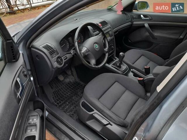 Синий Шкода Октавия, объемом двигателя 1.6 л и пробегом 211 тыс. км за 5400 $, фото 20 на Automoto.ua