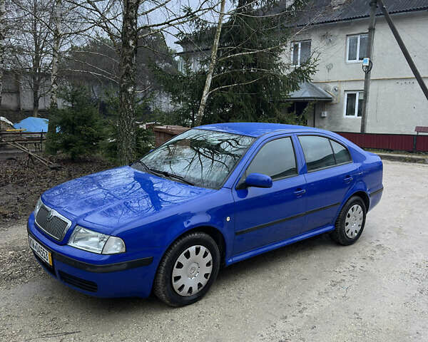 Синий Шкода Октавия, объемом двигателя 1.6 л и пробегом 141 тыс. км за 5000 $, фото 1 на Automoto.ua
