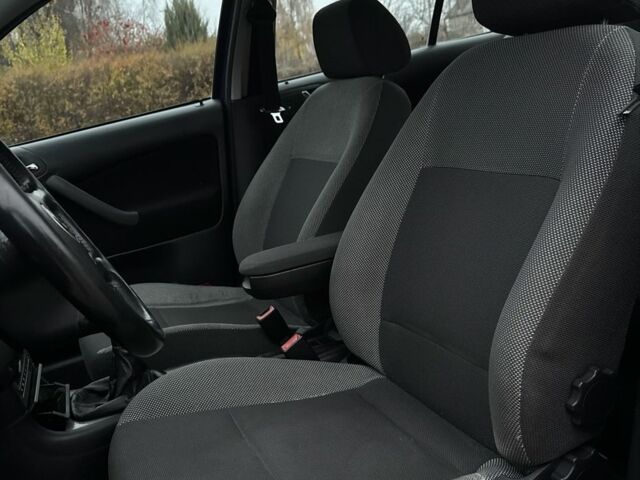 Синий Шкода Октавия, объемом двигателя 1.8 л и пробегом 263 тыс. км за 4999 $, фото 8 на Automoto.ua