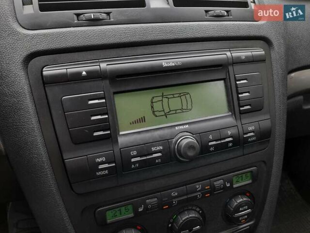 Синий Шкода Октавия, объемом двигателя 1.6 л и пробегом 211 тыс. км за 5400 $, фото 46 на Automoto.ua