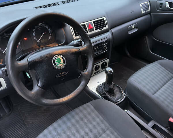 Синий Шкода Октавия, объемом двигателя 1.6 л и пробегом 141 тыс. км за 5000 $, фото 17 на Automoto.ua