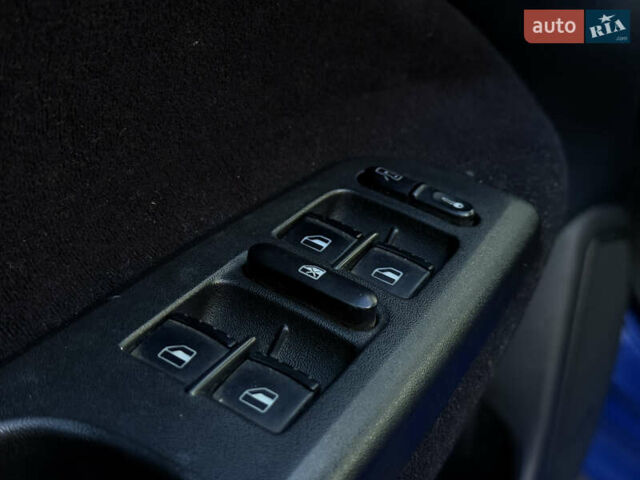 Синий Шкода Октавия, объемом двигателя 1.8 л и пробегом 265 тыс. км за 5600 $, фото 9 на Automoto.ua