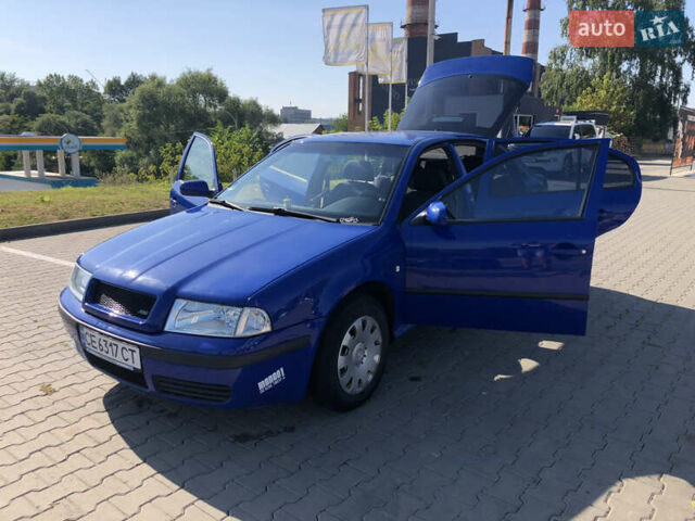 Синий Шкода Октавия, объемом двигателя 1.6 л и пробегом 233 тыс. км за 4300 $, фото 1 на Automoto.ua