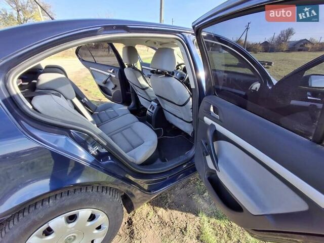 Синій Шкода Октавія, об'ємом двигуна 1.6 л та пробігом 350 тис. км за 5800 $, фото 6 на Automoto.ua