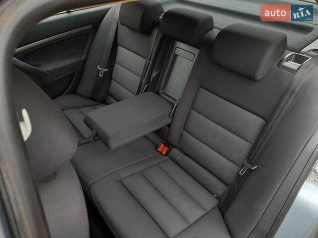 Синий Шкода Октавия, объемом двигателя 1.6 л и пробегом 211 тыс. км за 5400 $, фото 30 на Automoto.ua