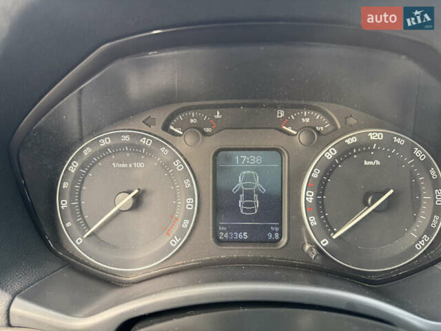 Синій Шкода Октавія, об'ємом двигуна 1.6 л та пробігом 243 тис. км за 6400 $, фото 4 на Automoto.ua