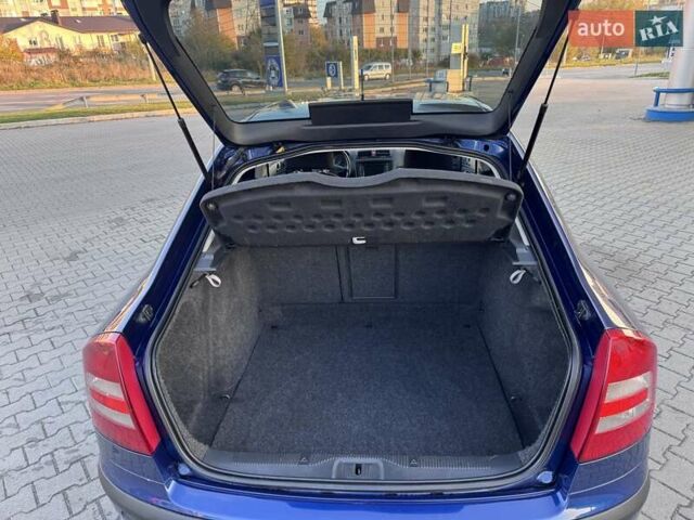 Синий Шкода Октавия, объемом двигателя 2 л и пробегом 300 тыс. км за 5700 $, фото 7 на Automoto.ua