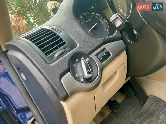 Синий Шкода Октавия, объемом двигателя 1.6 л и пробегом 189 тыс. км за 6850 $, фото 40 на Automoto.ua
