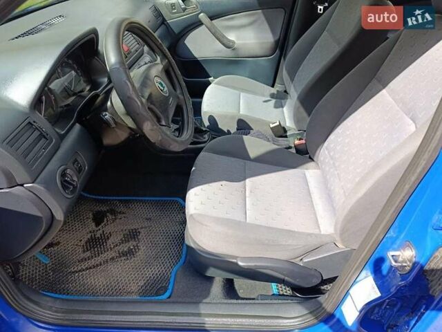 Синий Шкода Октавия, объемом двигателя 1.6 л и пробегом 255 тыс. км за 4400 $, фото 10 на Automoto.ua