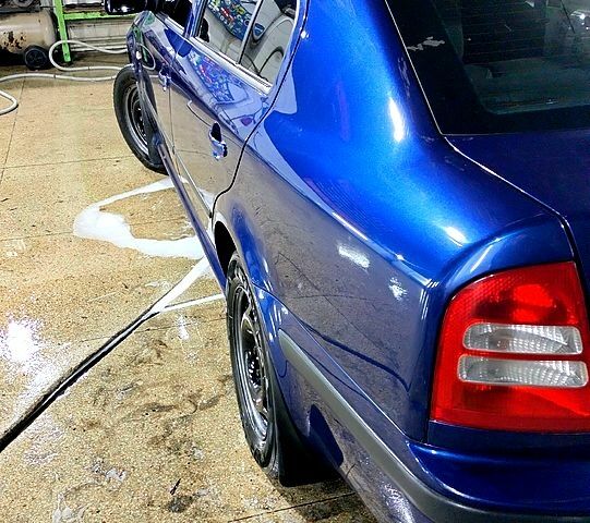 Синій Шкода Октавія, об'ємом двигуна 16 л та пробігом 274 тис. км за 5700 $, фото 6 на Automoto.ua