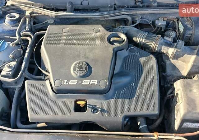 Синий Шкода Октавия, объемом двигателя 1.6 л и пробегом 274 тыс. км за 4000 $, фото 6 на Automoto.ua