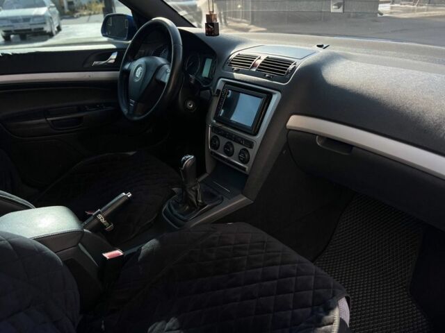 Синій Шкода Октавія, об'ємом двигуна 2 л та пробігом 270 тис. км за 7199 $, фото 7 на Automoto.ua