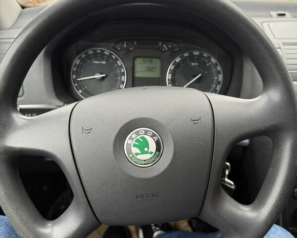 Синій Шкода Октавія, об'ємом двигуна 1.6 л та пробігом 180 тис. км за 6800 $, фото 27 на Automoto.ua