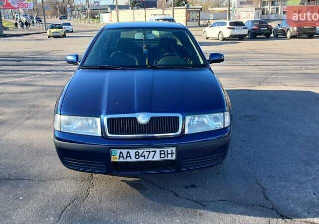 Синий Шкода Октавия, объемом двигателя 1.6 л и пробегом 274 тыс. км за 4000 $, фото 1 на Automoto.ua