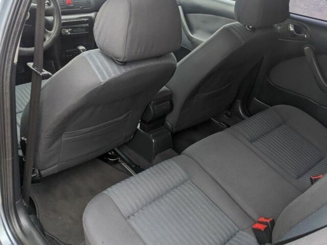 Синий Шкода Октавия, объемом двигателя 1 л и пробегом 270 тыс. км за 4900 $, фото 4 на Automoto.ua