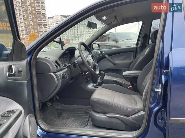 Синий Шкода Октавия, объемом двигателя 1.6 л и пробегом 289 тыс. км за 4990 $, фото 7 на Automoto.ua