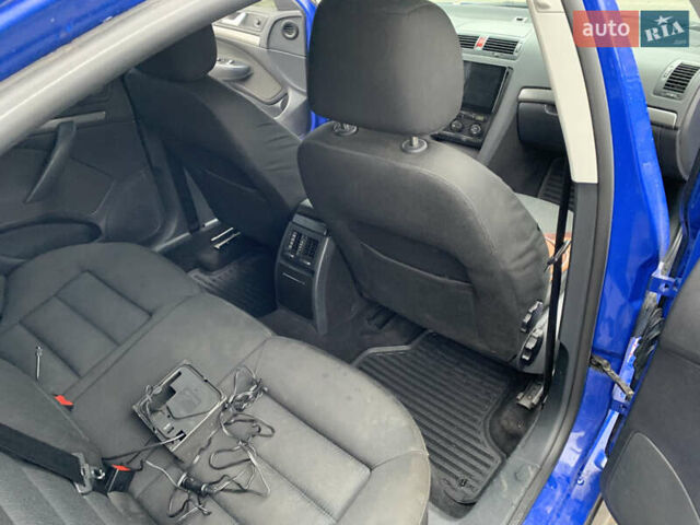 Синий Шкода Октавия, объемом двигателя 1.6 л и пробегом 241 тыс. км за 3200 $, фото 3 на Automoto.ua