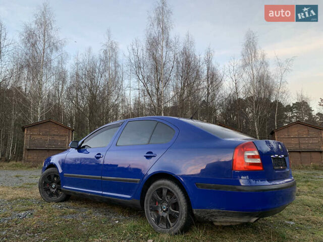 Синий Шкода Октавия, объемом двигателя 1.6 л и пробегом 243 тыс. км за 3950 $, фото 1 на Automoto.ua