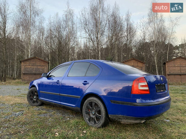 Синий Шкода Октавия, объемом двигателя 1.6 л и пробегом 243 тыс. км за 3950 $, фото 2 на Automoto.ua