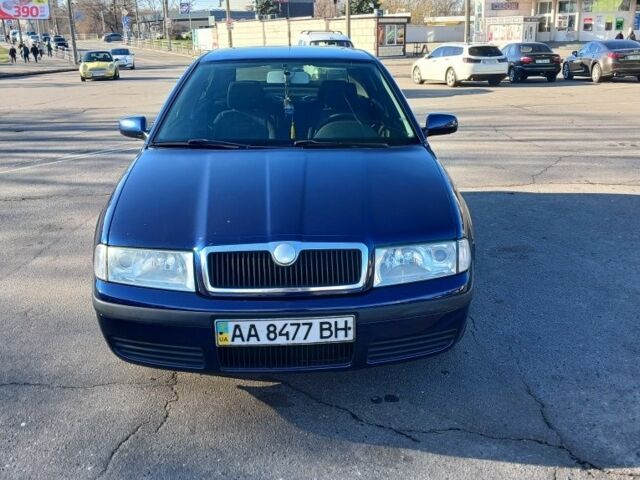 Синий Шкода Октавия, объемом двигателя 6 л и пробегом 274 тыс. км за 4000 $, фото 1 на Automoto.ua