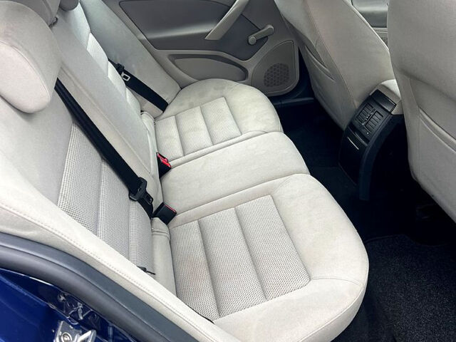 Синий Шкода Октавия, объемом двигателя 1.6 л и пробегом 196 тыс. км за 6300 $, фото 5 на Automoto.ua