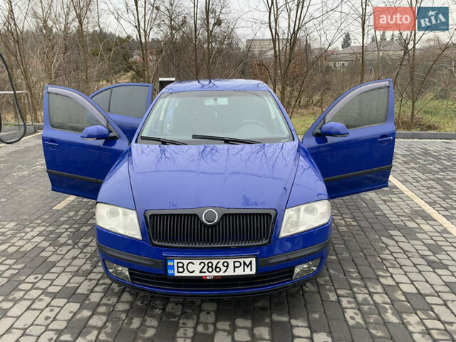 Синий Шкода Октавия, объемом двигателя 1.6 л и пробегом 241 тыс. км за 3200 $, фото 1 на Automoto.ua