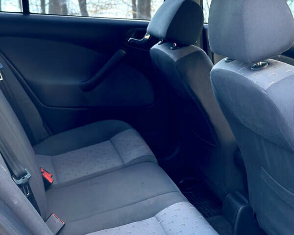 Синий Шкода Октавия, объемом двигателя 1.78 л и пробегом 372 тыс. км за 3800 $, фото 9 на Automoto.ua