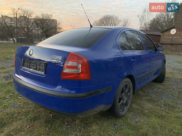 Синий Шкода Октавия, объемом двигателя 1.6 л и пробегом 243 тыс. км за 3950 $, фото 5 на Automoto.ua